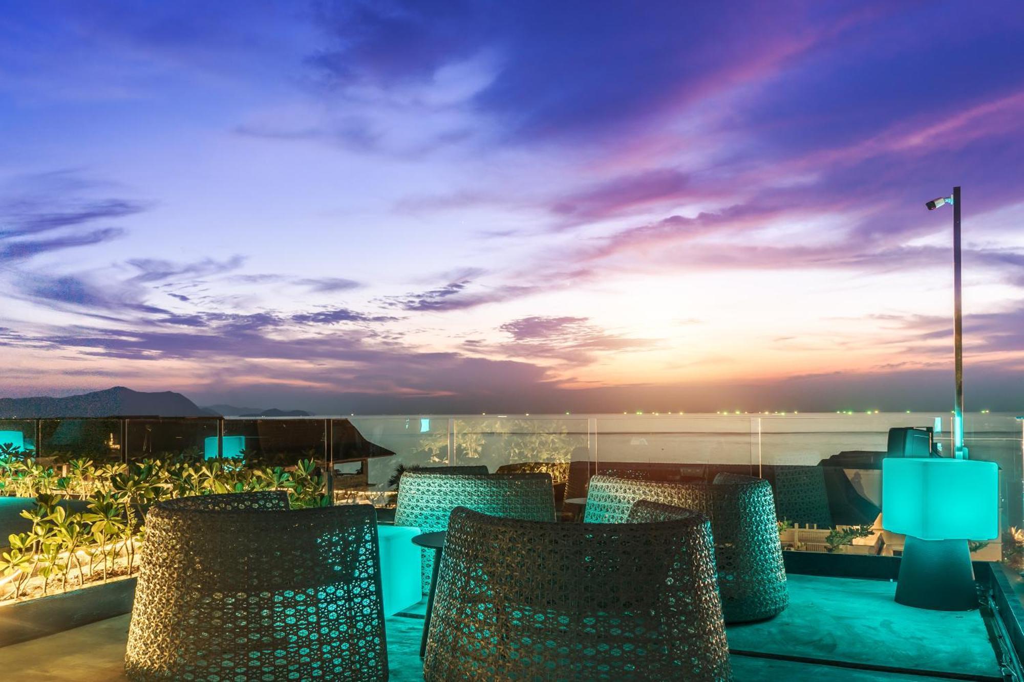 Cross Vibe Pattaya Seaphere Na Chom Thian Εξωτερικό φωτογραφία